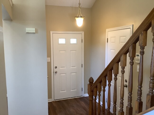 Building Photo - 650 Quail Hollow Drive