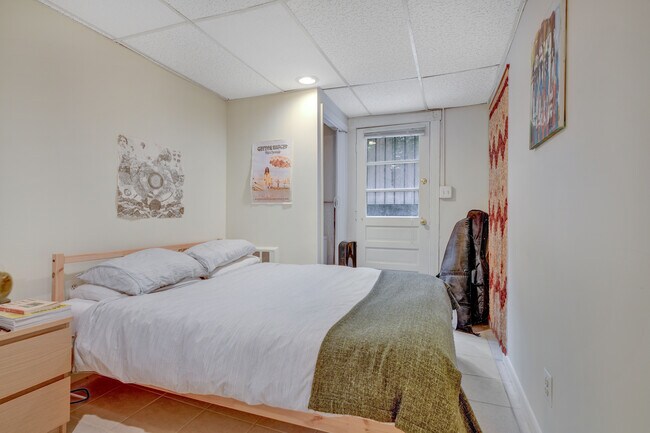 Building Photo - 1536 Swann St NW