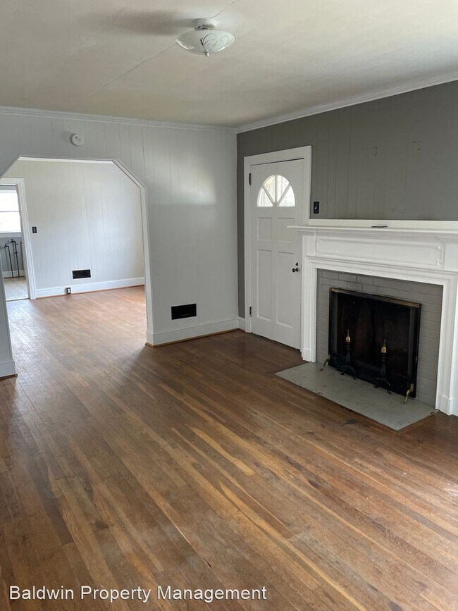Foto del edificio - 2 br, 1 bath House - 212 W CLEMMONSVILLE ROAD