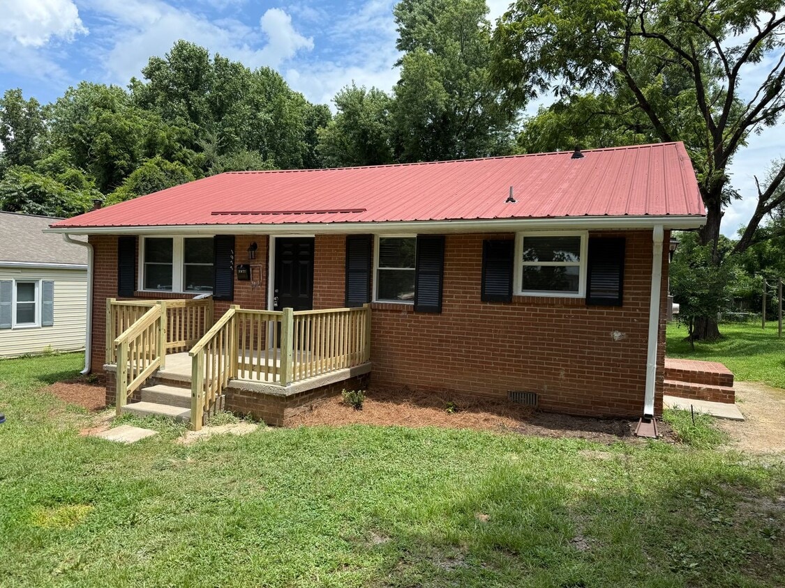 Foto principal - 1977 Bloomfield Dr