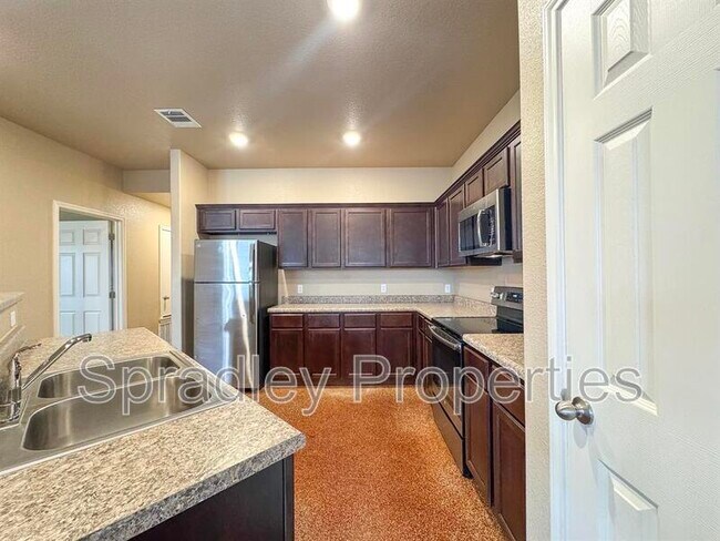 Foto del edificio - 827 Laila Ln