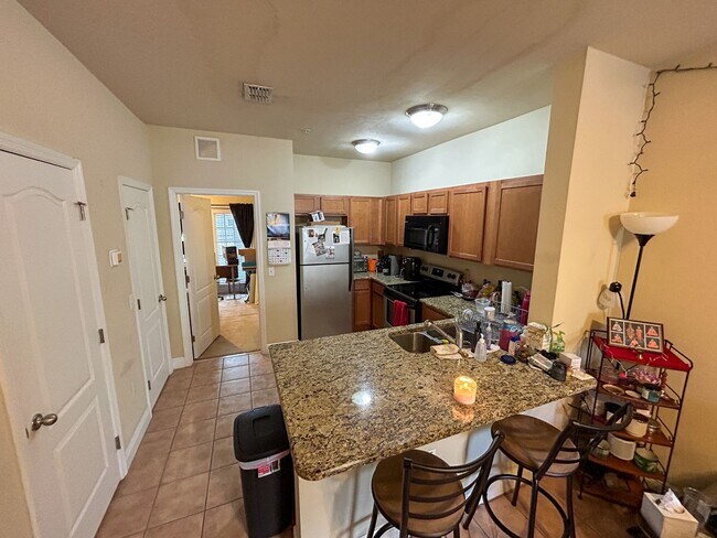 Building Photo - Chase Hollow #99