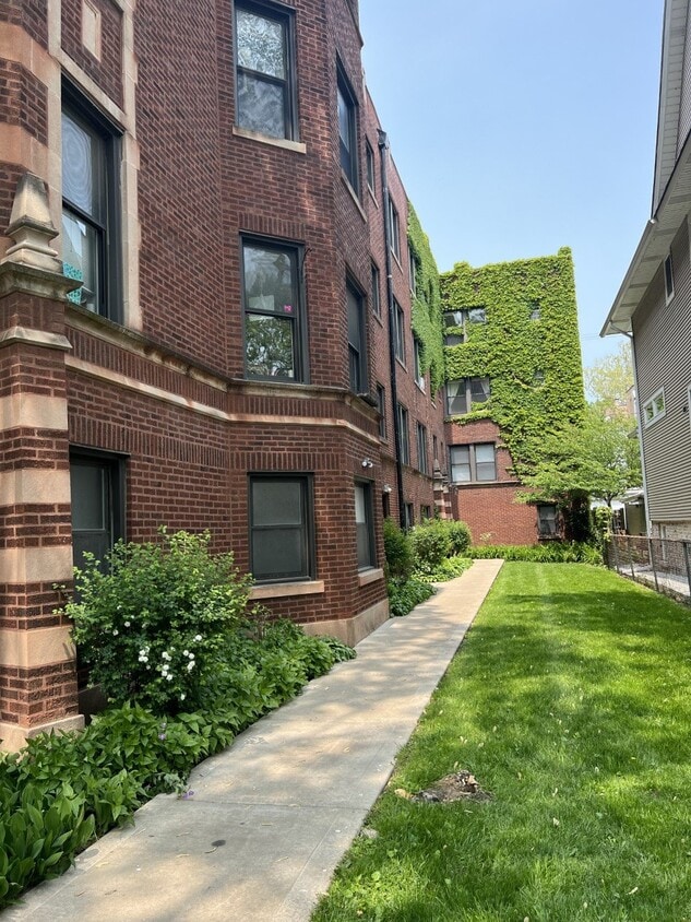 Photo - 1344 W Hood Ave (Chicago, IL)
