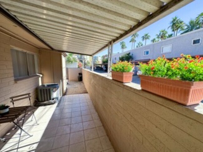 Foto del edificio - 7301 E Rancho Vista Dr