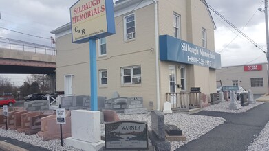 Building Photo - 107 South Dr