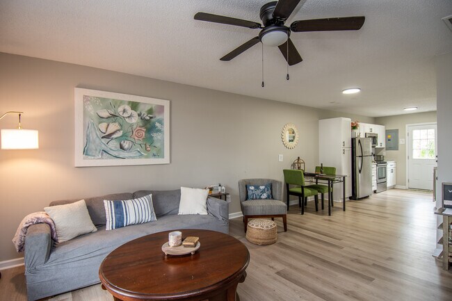 Foto del edificio - 88 Shoreline Dr