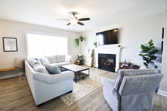 Foto del edificio - 517 Rempstone Ln