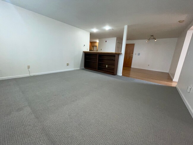 Building Photo - 34 Newhall St