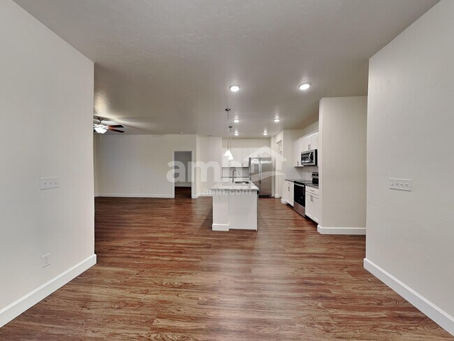 Foto del edificio - 3465 S Bartlett Ave