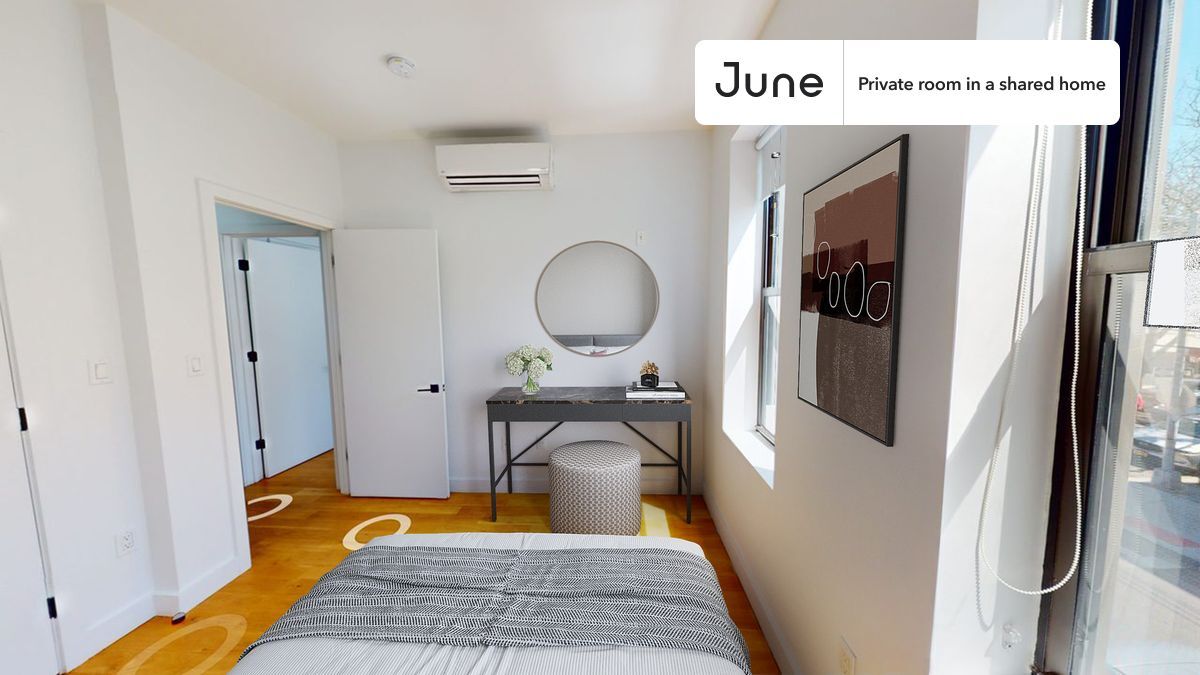 Primary Photo - Private bedroom in 5 bed/3 bath Home