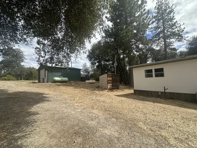 Building Photo - 40780 Jean Rd W