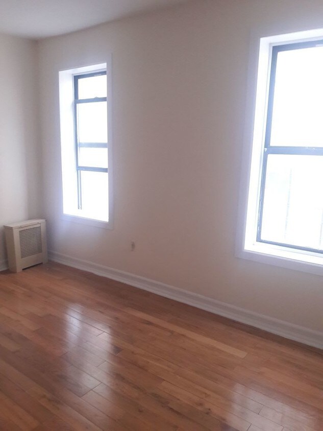 Primary Photo - 1266 Olmstead Ave