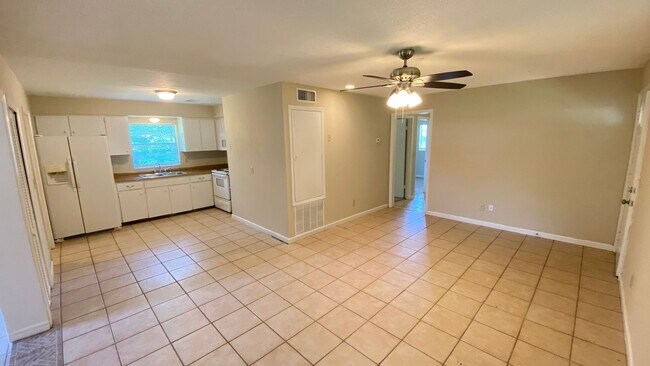 Foto del edificio - Cozy 3-Bedroom/1.5-bathroom Single Family Home in Casselberry!