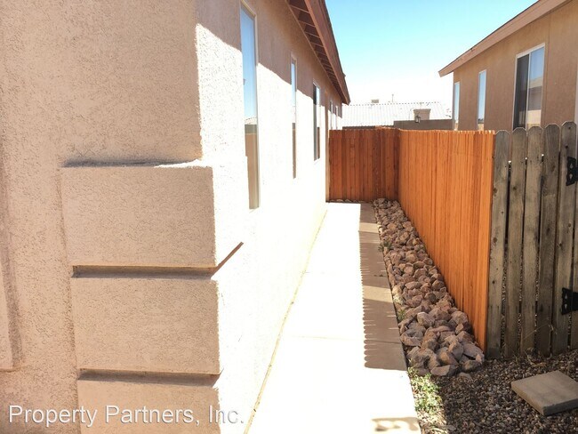 Foto del edificio - 3 br, 2 bath House - 5924 Full Moon Ave NW