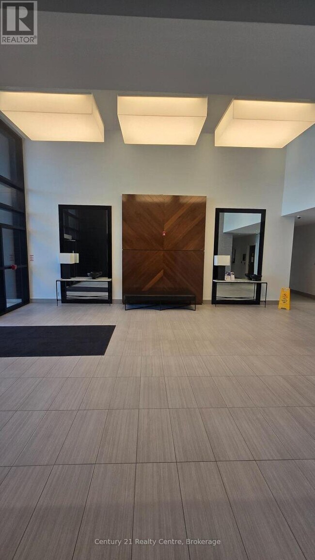 Photo du bâtiment - 102 Grovewood Common