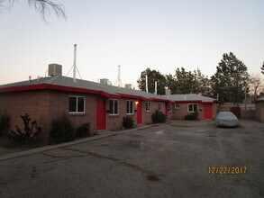 Building Photo - 1020 Madeira Dr SE