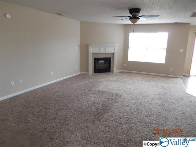Building Photo - 123 Cloverwood Dr SW