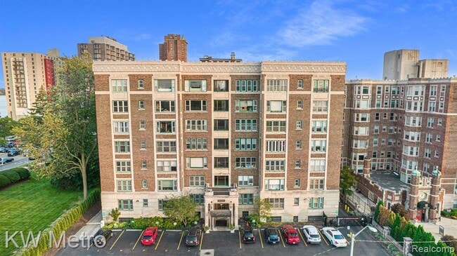 Building Photo - 8120 E Jefferson