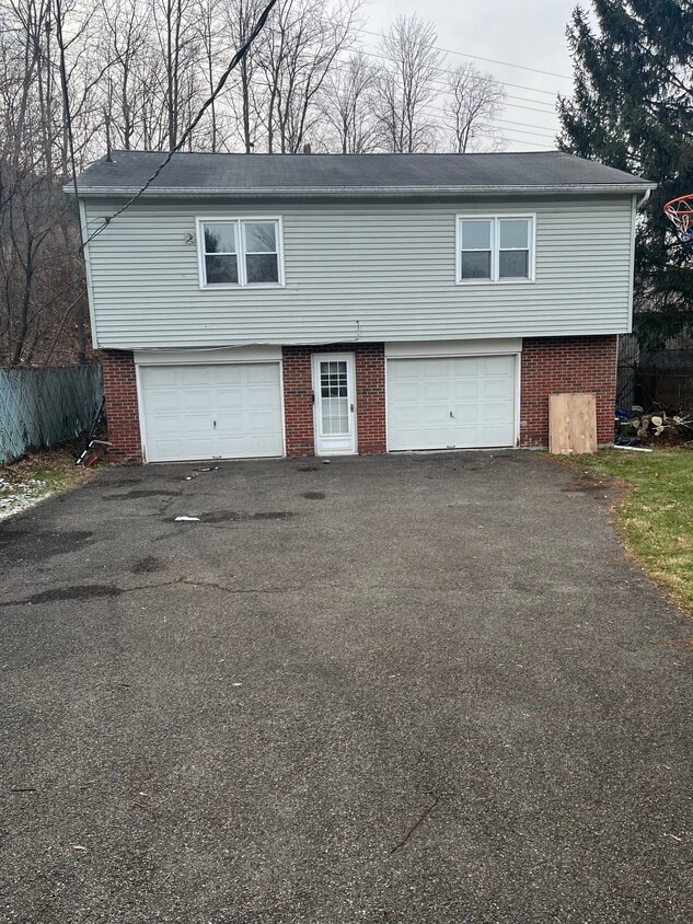 Primary Photo - 120 Annetta St