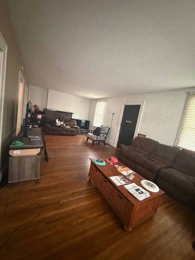 Foto del edificio - 620 E Delmar St