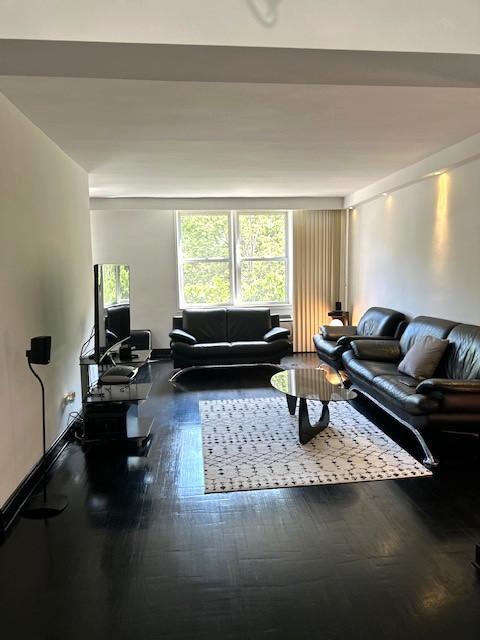Foto del edificio - 1 bedroom in Sunnyside Gardens NY 11104