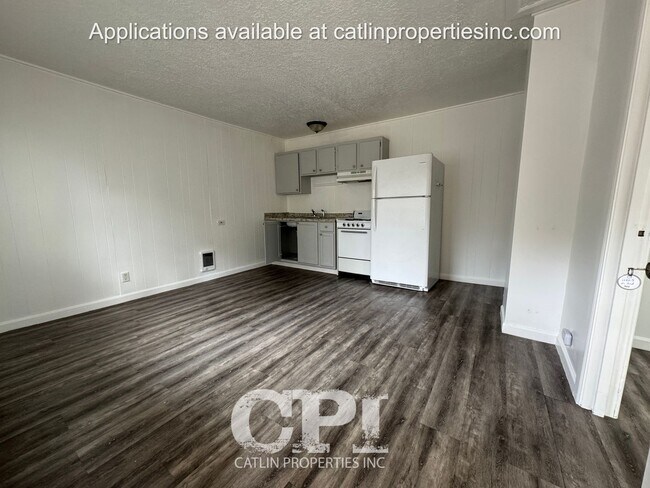 Foto del edificio - 1102 1/2 N. 2nd- Kelso, WA - Move In Special - $99 First Month's Rent!
