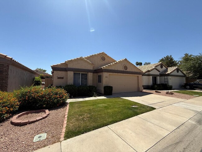 Building Photo - 14535 W Zuni Trail