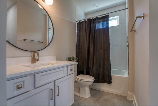 Photo - 2016 Owen St House