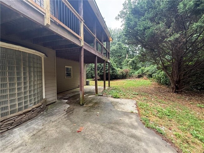 Building Photo - 1505 Hillcrest Dr