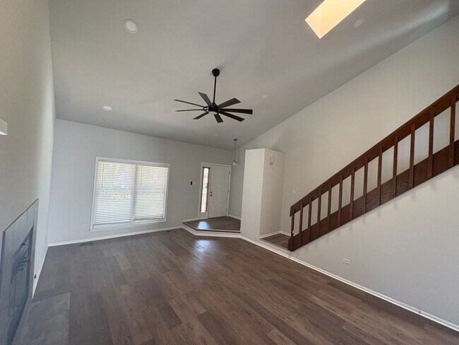 Building Photo - 381 Pearson Cir