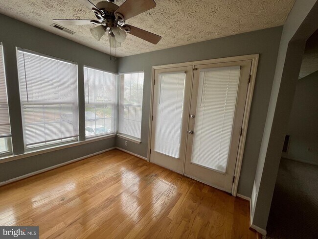 Building Photo - 1002 Downing Ct