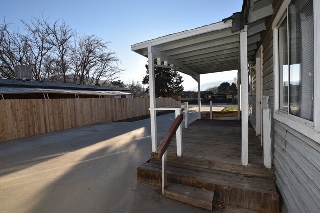 Building Photo - 2024 Marquis St
