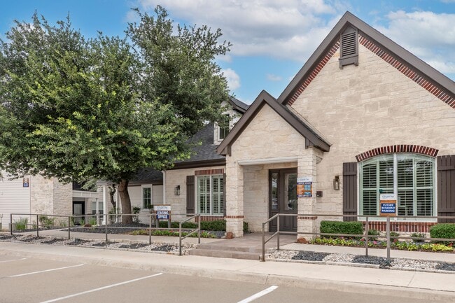 Building Photo - Oxbow Hill Country