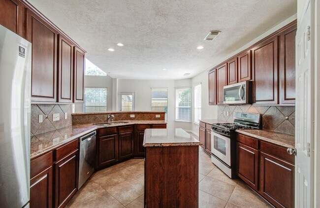 Building Photo - 5122 Raven Forest Ln
