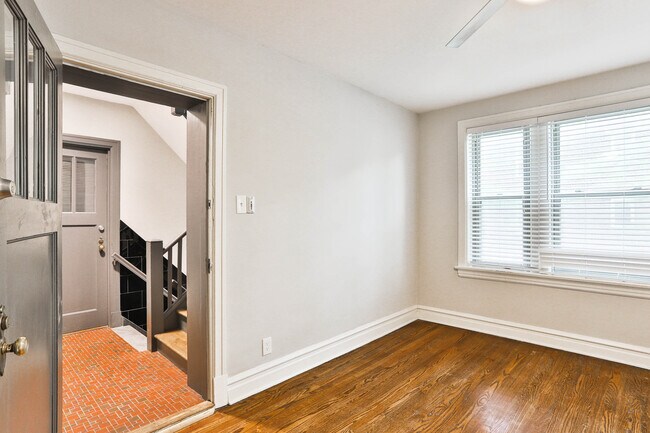 Foto del edificio - 3453 Hereford St