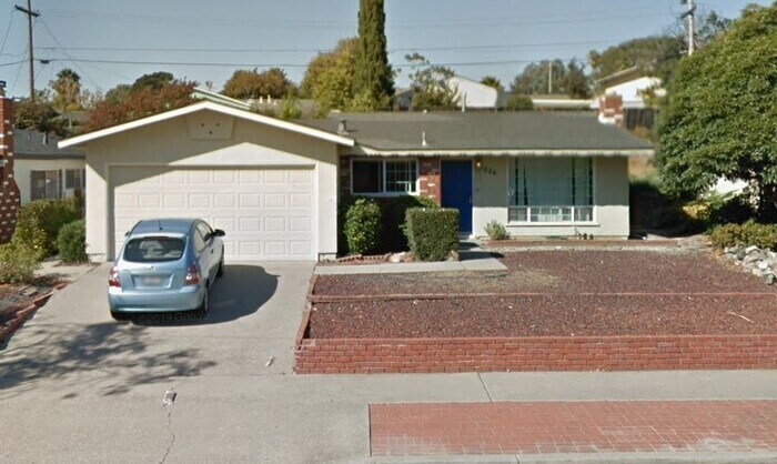 Primary Photo - 526 Highland Dr