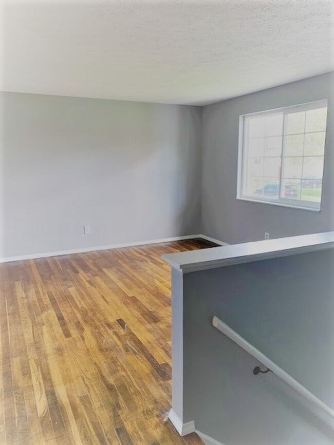 Building Photo - 5 Bedroom Large home in the Southern Pines...