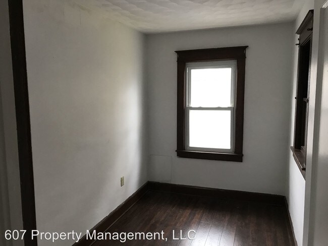 Foto del edificio - 70 New York Ave