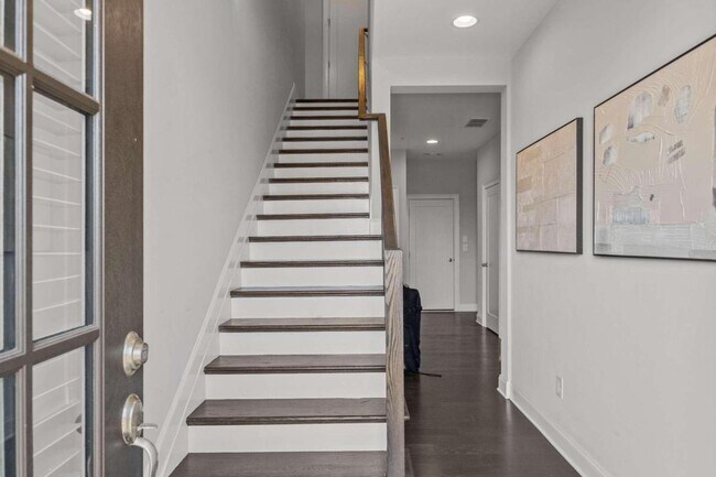 Building Photo - 6670 Sterling Dr