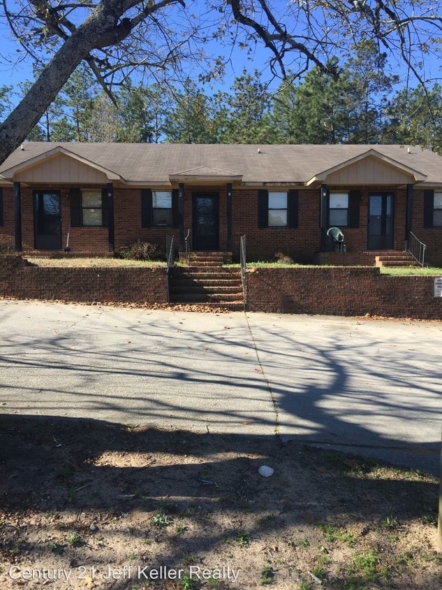 Primary Photo - 3 br, 1.5 bath House - 2830 Lumpkin Rd A