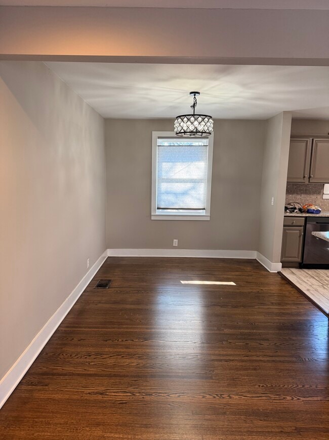 Building Photo - 237 Eisenhower Dr