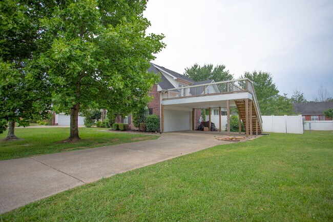 Foto del edificio - "Charming 4-Bedroom Retreat with Guest Suite & 3 Baths in Murfreesboro!"