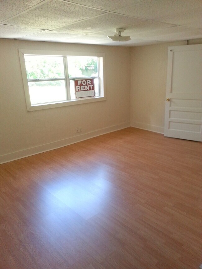 Foto del edificio - 3BR/1BA Duplex Near Lake Parker, Large Sha...
