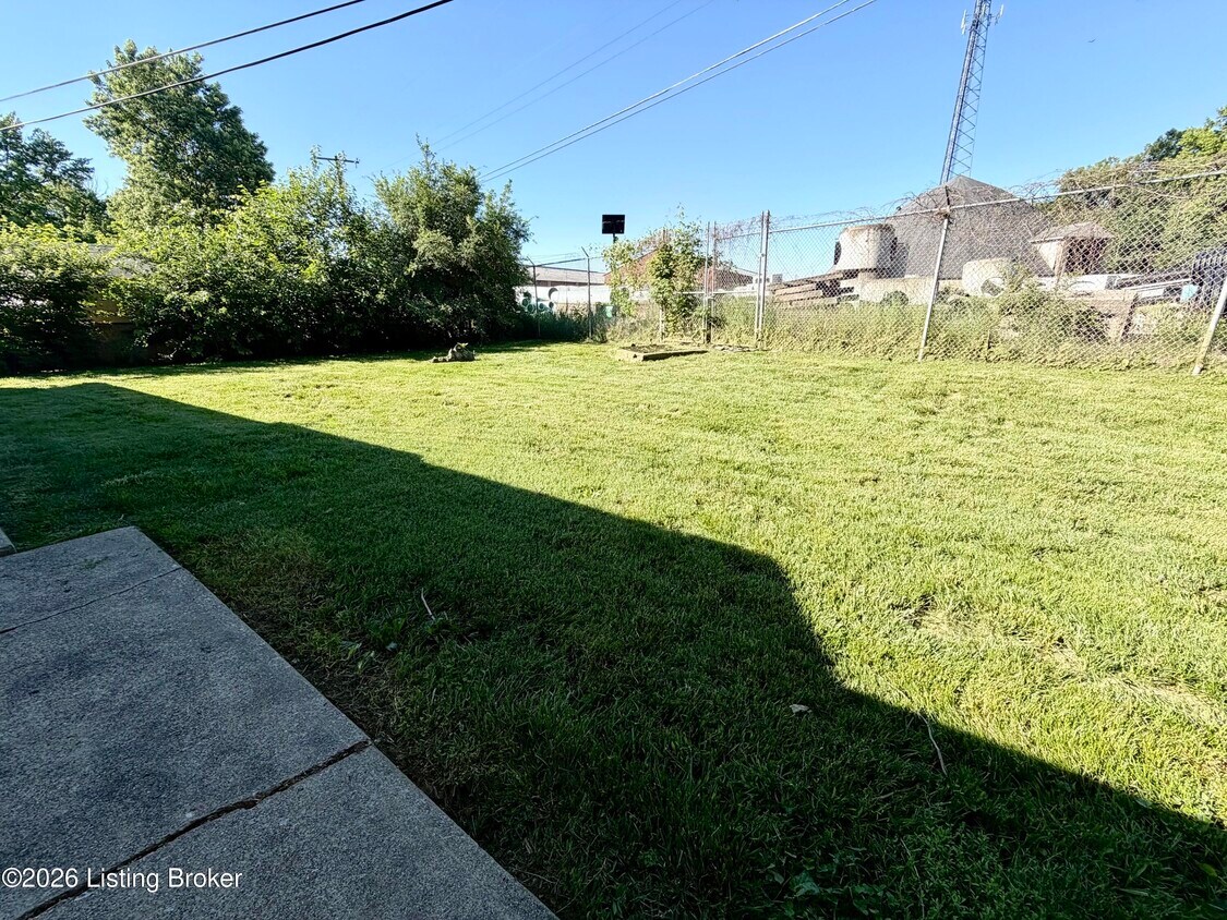 Foto del edificio - 1229 Cedarview Dr