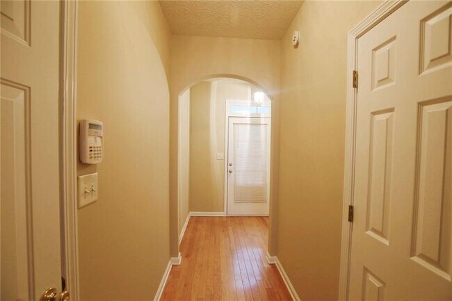 Foto del edificio - 2240 Grovemont Dr