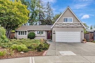 Building Photo - 1080 Remsen Ct