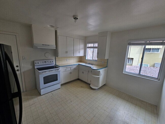 Foto del edificio - Cozy 2-Bed Oakland Apartment: San Leandro ...