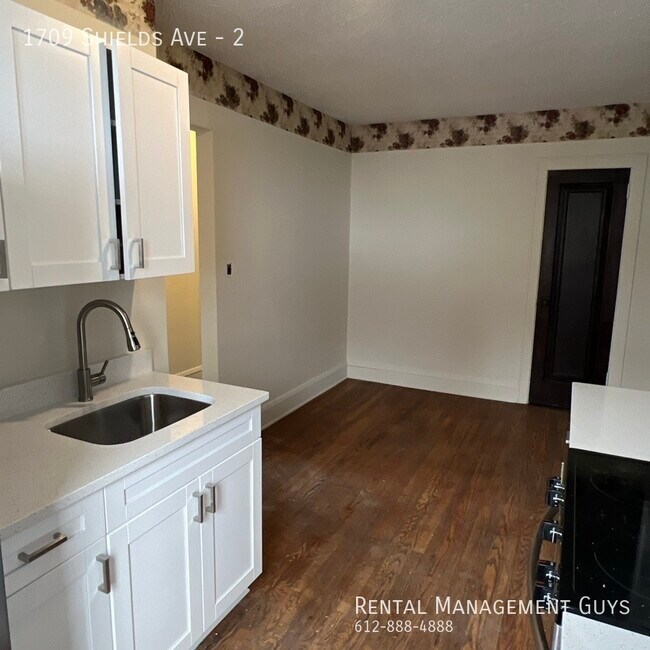 Building Photo - Huge One Bedroom! Completely Remodeled!