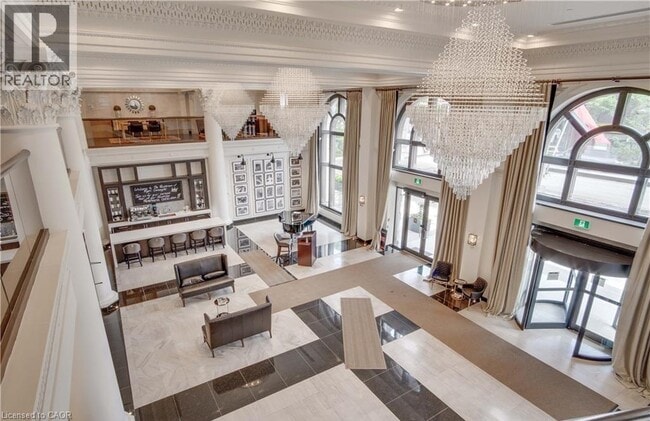 Building Photo - 112 King St E