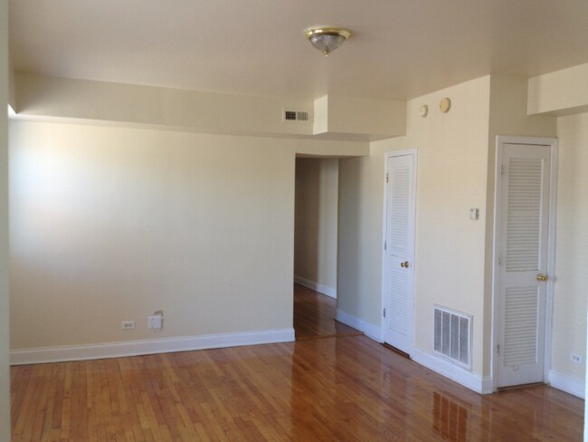 Foto del edificio - 4850 W Adams St